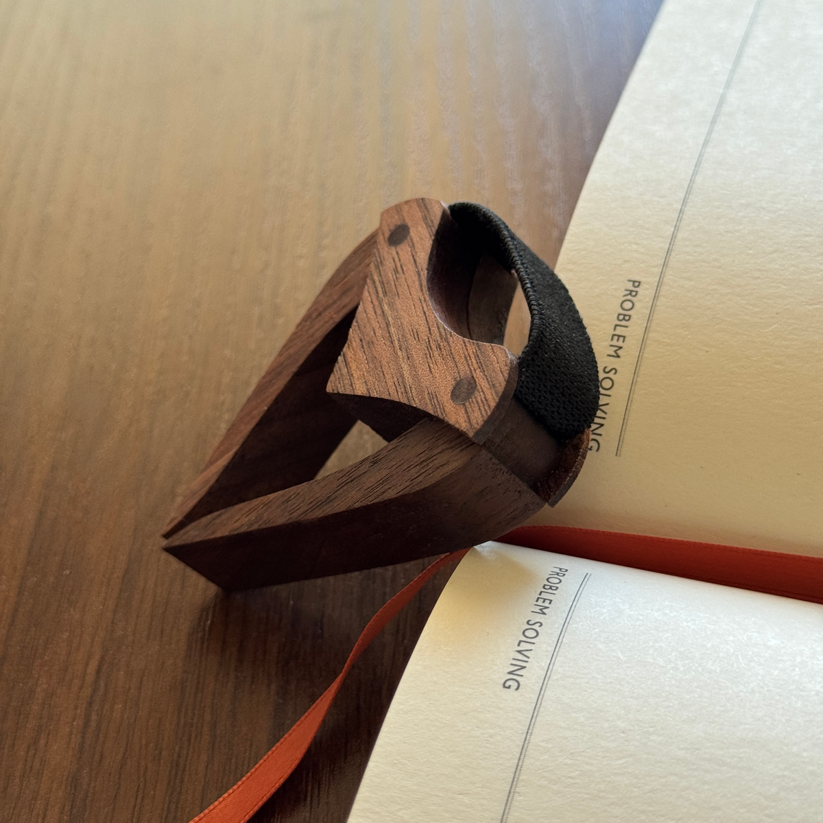 ORITSURU PAGE HOLDER